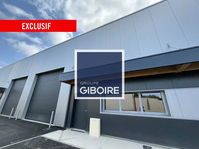 Industriel/Logistique dans Laillé à vendre - Photo de l’immeuble – Image 1 sur 11