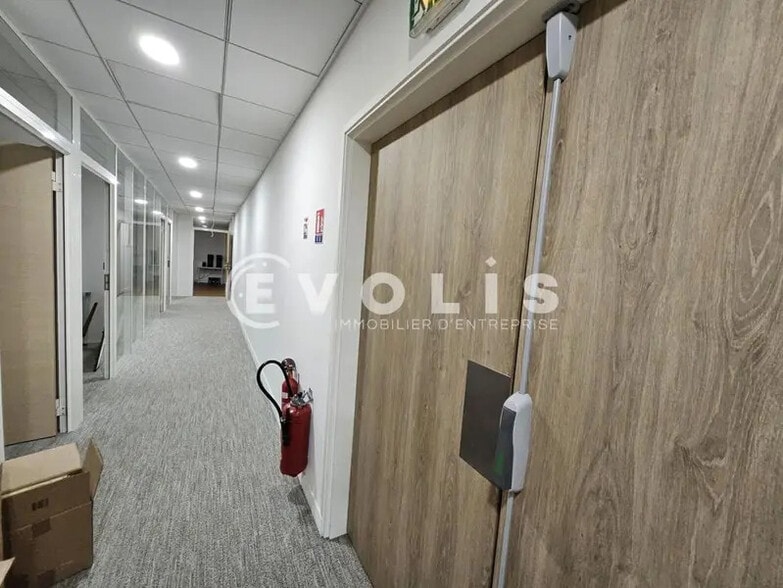Bureau dans Arcueil à louer - Photo de l’immeuble – Image 2 sur 16