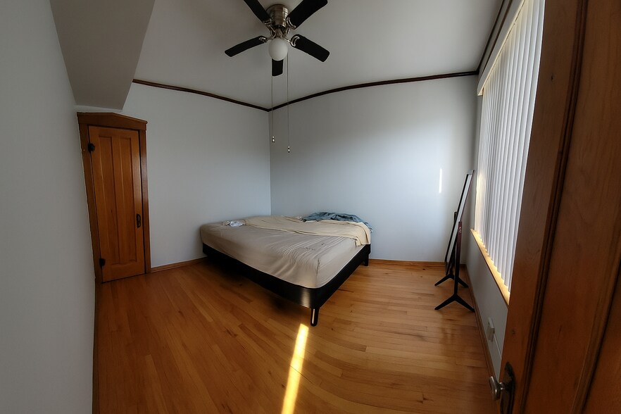 2556 W Lawrence Ave, Chicago, IL à vendre - Photo de l’immeuble – Image 2 sur 16