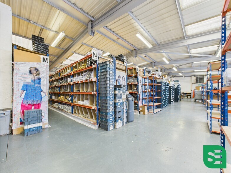 320-328 Selbourne Rd, Luton à louer - Photo de l’immeuble – Image 3 sur 19