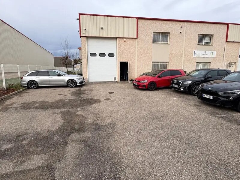 Bureau dans Chassieu à louer Photo de l’immeuble– Image 1 sur 6