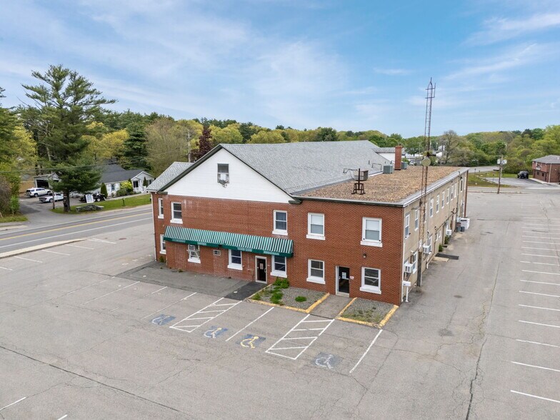 28 Collins St, Seabrook, NH à louer - Photo de l’immeuble – Image 2 sur 27