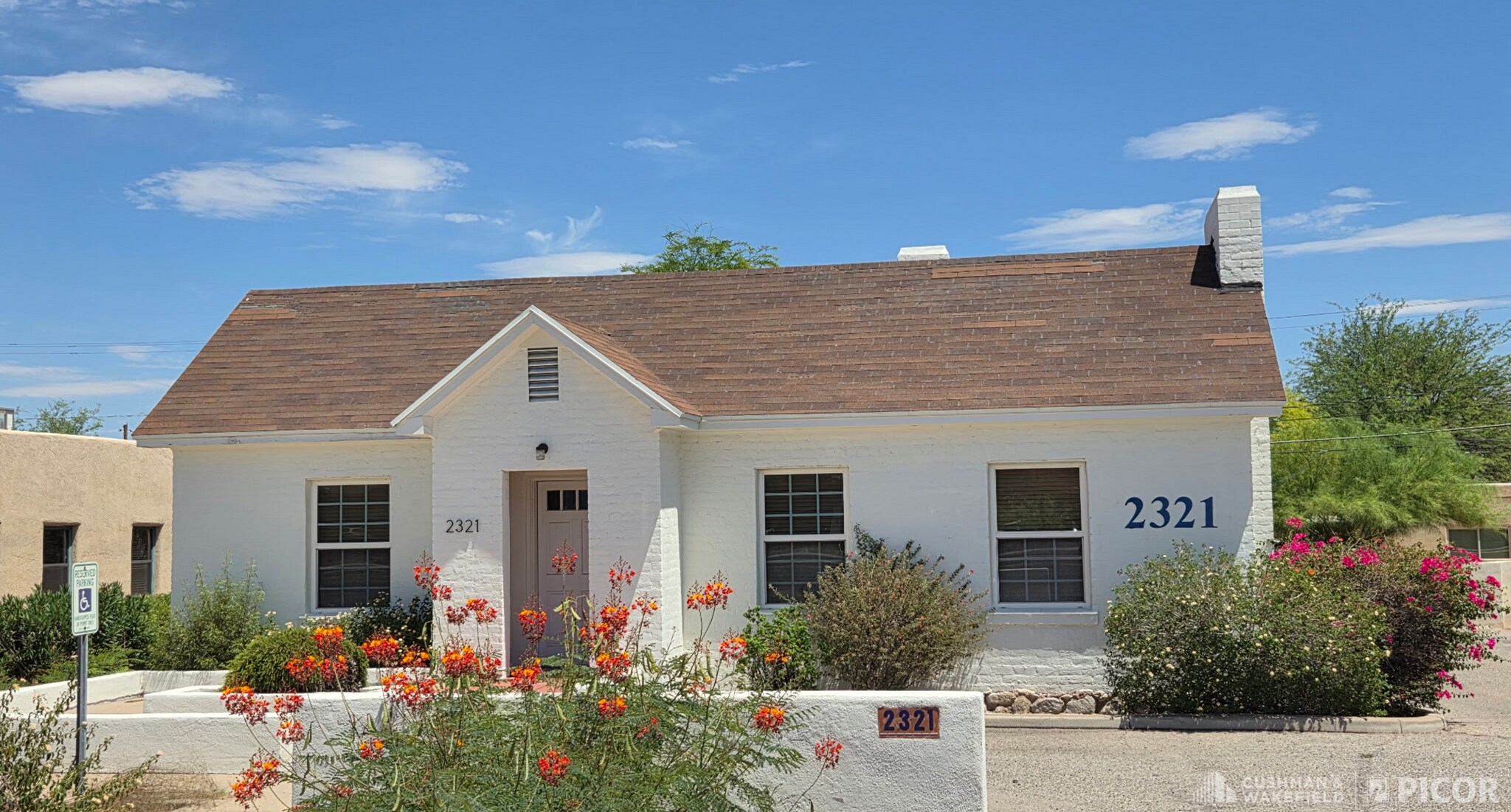 2321 E Speedway Blvd, Tucson, AZ à louer Photo de l’immeuble– Image 1 sur 4