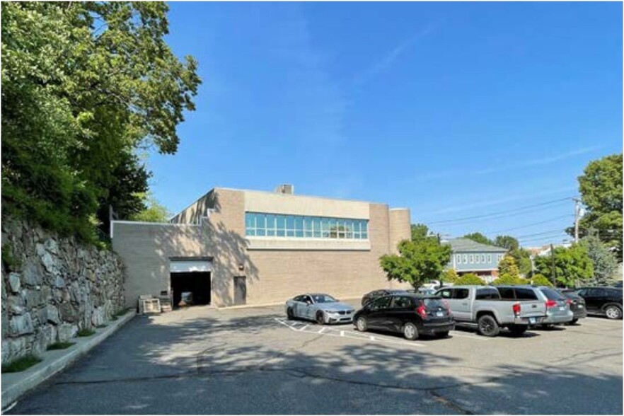 418 Meadow St, Fairfield, CT à louer - Photo de l’immeuble – Image 3 sur 9
