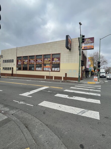 3451 International Blvd, Oakland, CA à vendre - Photo de l’immeuble – Image 2 sur 15
