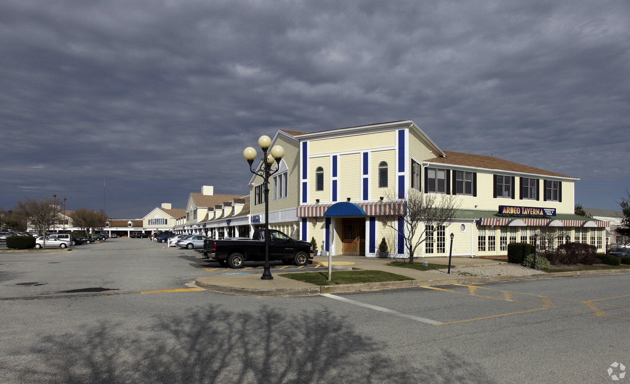 23 Whites Path, South Yarmouth, MA à vendre Photo principale– Image 1 sur 6