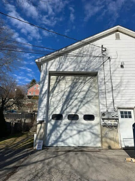 60 Marvin Ave, Brewster Village, NY à louer - Photo de l’immeuble – Image 3 sur 6