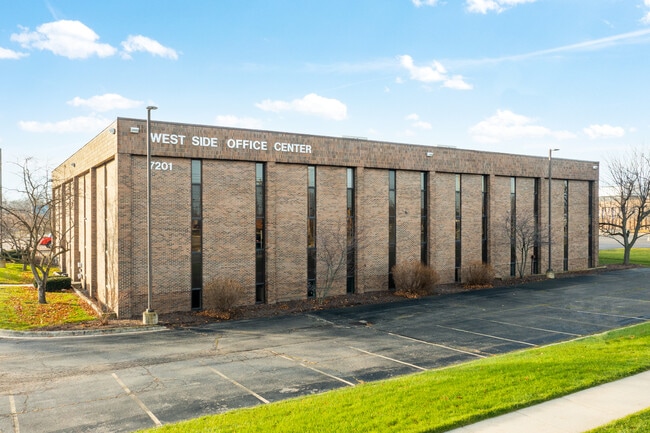 Plus de détails pour 7201 W Saginaw Hwy, Lansing, MI - Bureau/Médical à louer