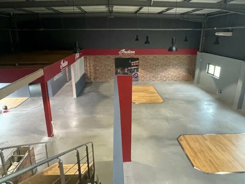 Local commercial dans Le Haillan à louer - Photo de l’immeuble – Image 3 sur 11