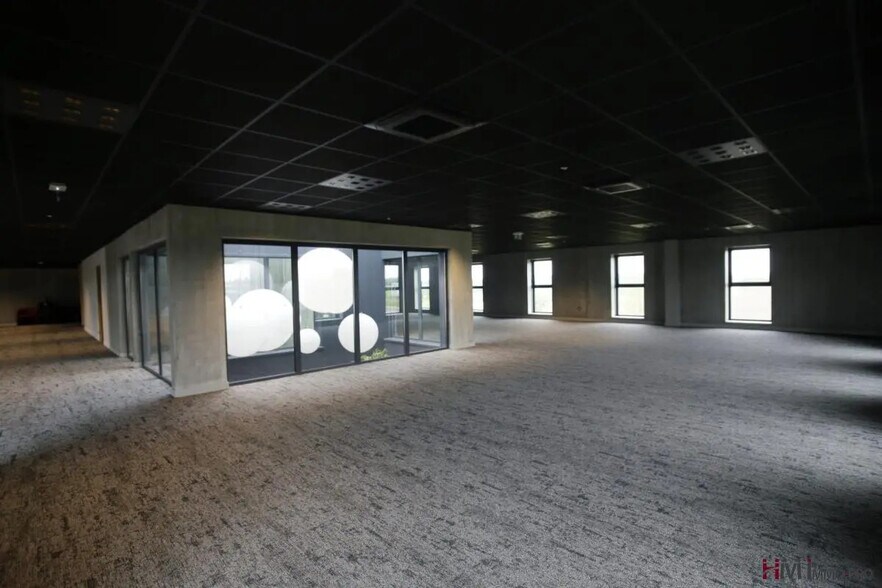 Bureau dans Montivilliers à louer - Photo de l’immeuble – Image 2 sur 22