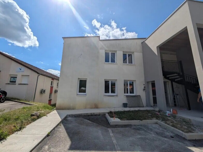 Bureau dans Châtillon-le-Duc à louer - Photo de l’immeuble – Image 3 sur 9