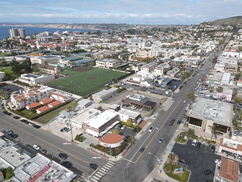 520 Pearl St, La Jolla, CA à louer - Photo de l’immeuble – Image 2 sur 3