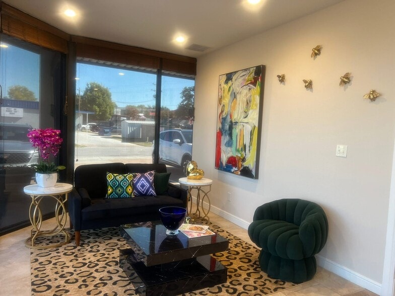 3411-3415 E US Highway 377, Granbury, TX à vendre - Hall d’entrée – Image 2 sur 9