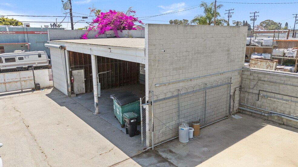 23104 S Normandie Ave, Torrance, CA à louer - Photo de l’immeuble – Image 3 sur 25