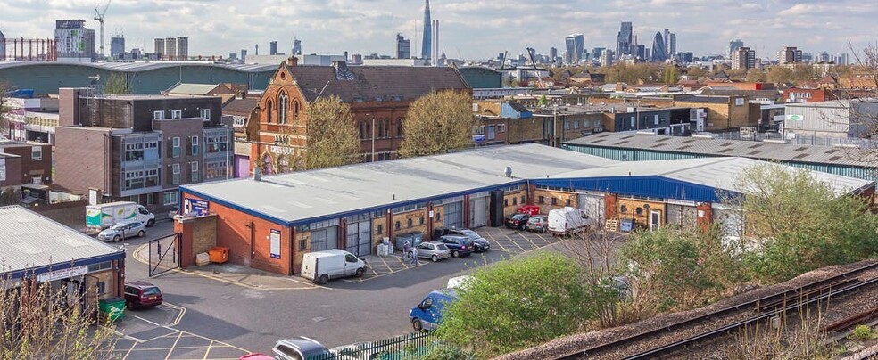 297 Ilderton Rd, Londres à louer - Photo de l’immeuble – Image 1 sur 10