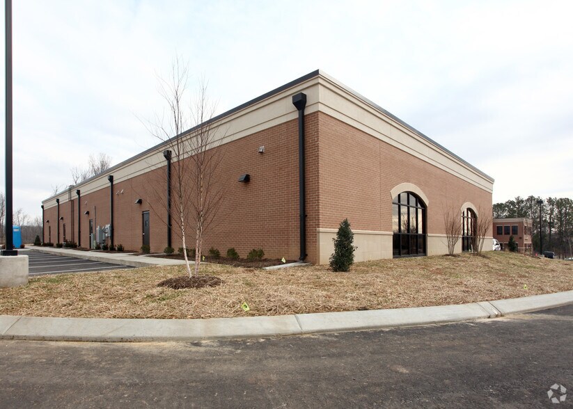 7101-7105 Ramsey Way, Dickson, TN à louer - Photo de l’immeuble – Image 2 sur 16