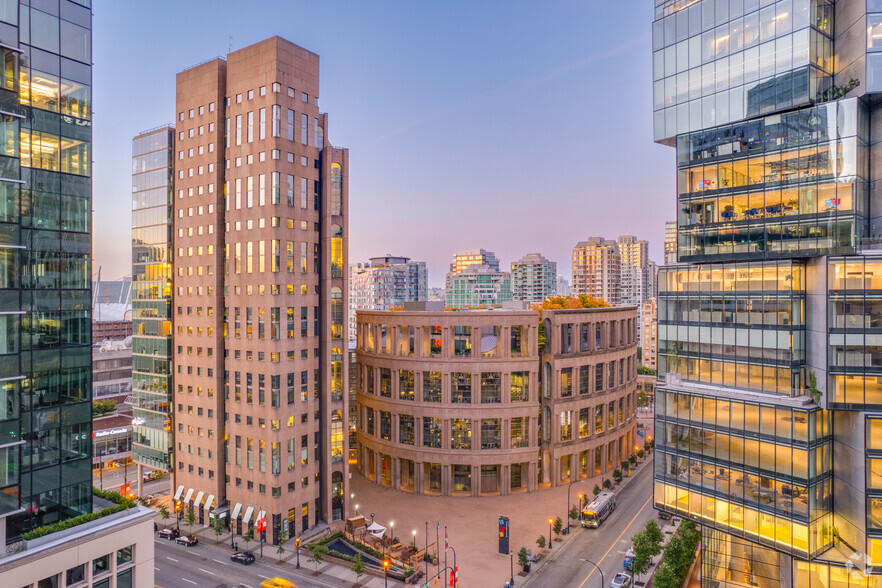 300 W Georgia St, Vancouver, BC à louer - Photo de l’immeuble – Image 1 sur 8