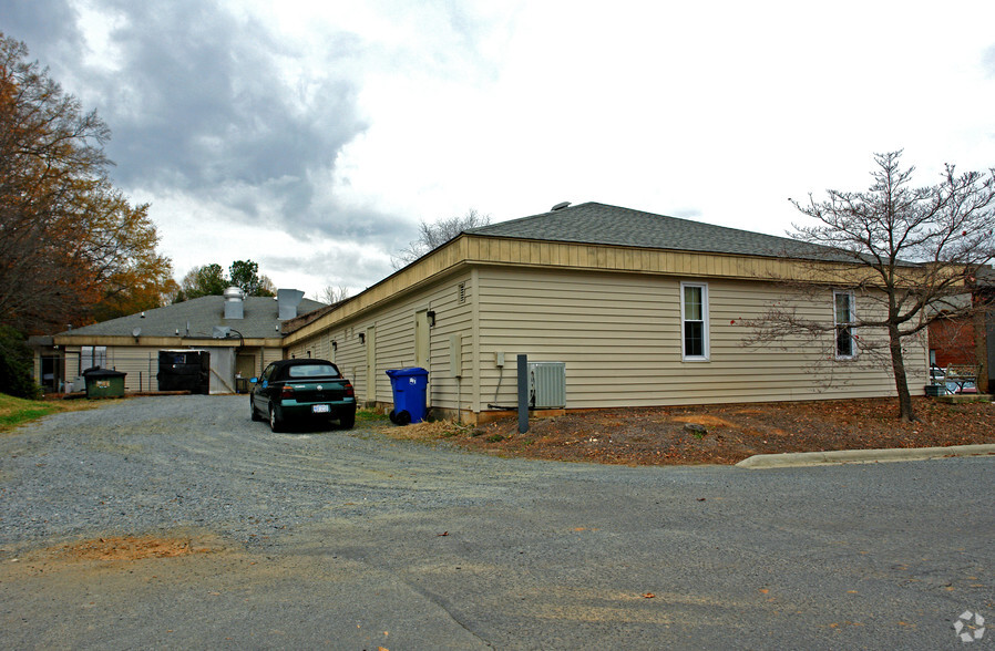600 Matthews Mint Hill Rd, Matthews, NC à louer - Photo de l’immeuble – Image 3 sur 10
