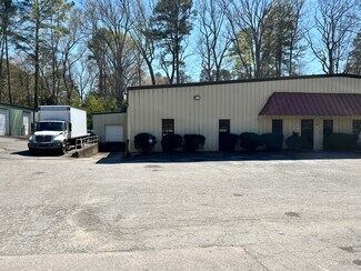 Plus de détails pour 413 W Chatham St, Cary, NC - Local d'activités à louer