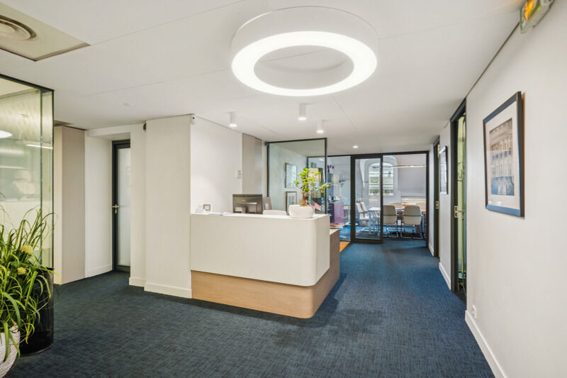 9 Avenue Franklin D. Roosevelt, Paris à louer Photo intérieure– Image 1 sur 16