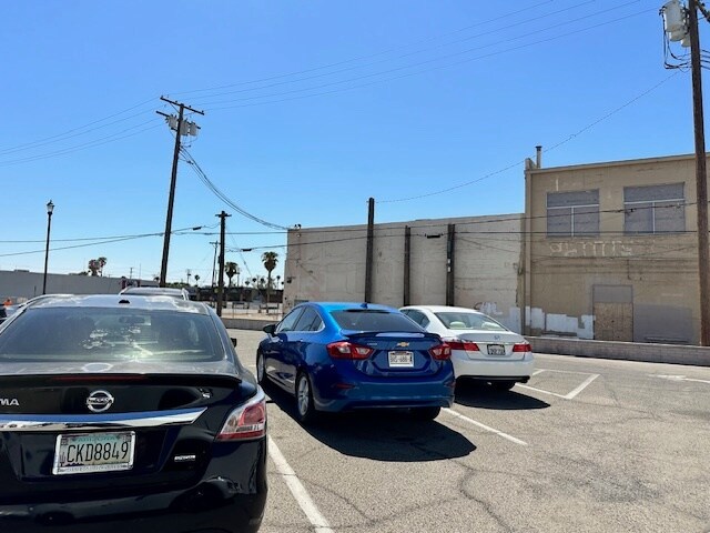 327 E 2nd St, Calexico, CA à louer - Photo de l’immeuble – Image 3 sur 17