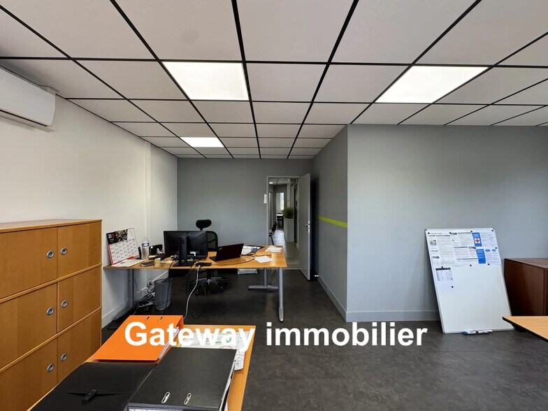Bureau dans Clermont-Ferrand à louer - Photo de l’immeuble – Image 2 sur 13