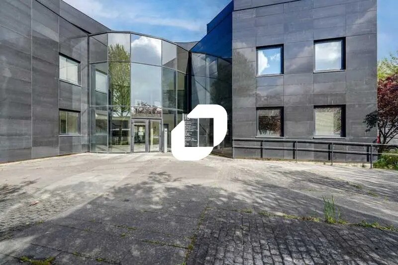 Bureau dans Grigny à vendre - Photo de l’immeuble – Image 1 sur 13