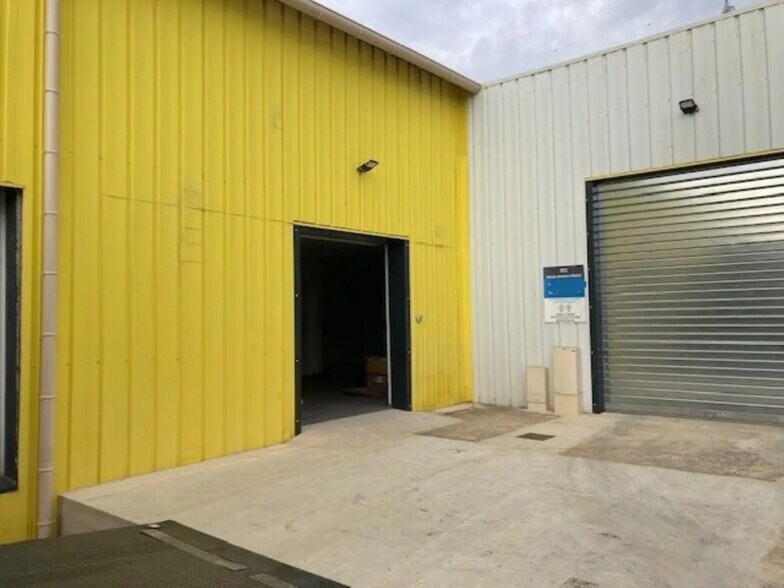 Local d’activités dans La Garde à louer - Photo de l’immeuble – Image 2 sur 6