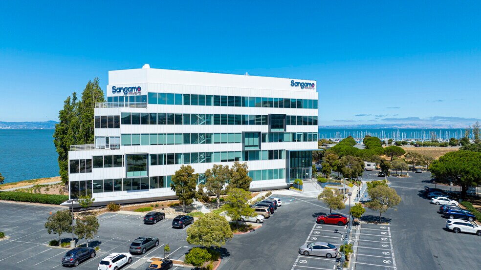 7000 Marina Blvd, Brisbane, CA à louer - Photo de l’immeuble – Image 2 sur 8