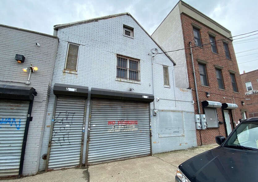10 Cross St, Staten Island, NY à vendre - Photo principale – Image 1 sur 19