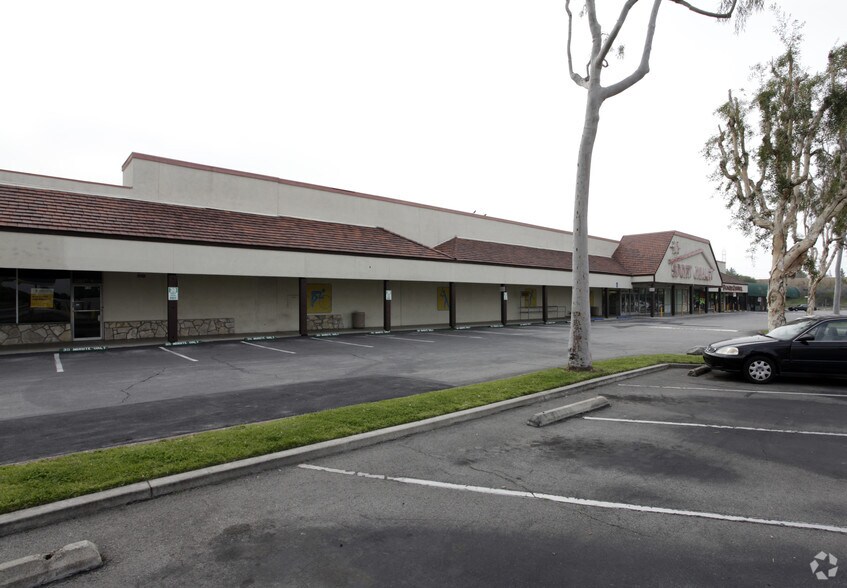 906-942 S Grand Ave, Glendora, CA à louer - Photo de l’immeuble – Image 2 sur 7