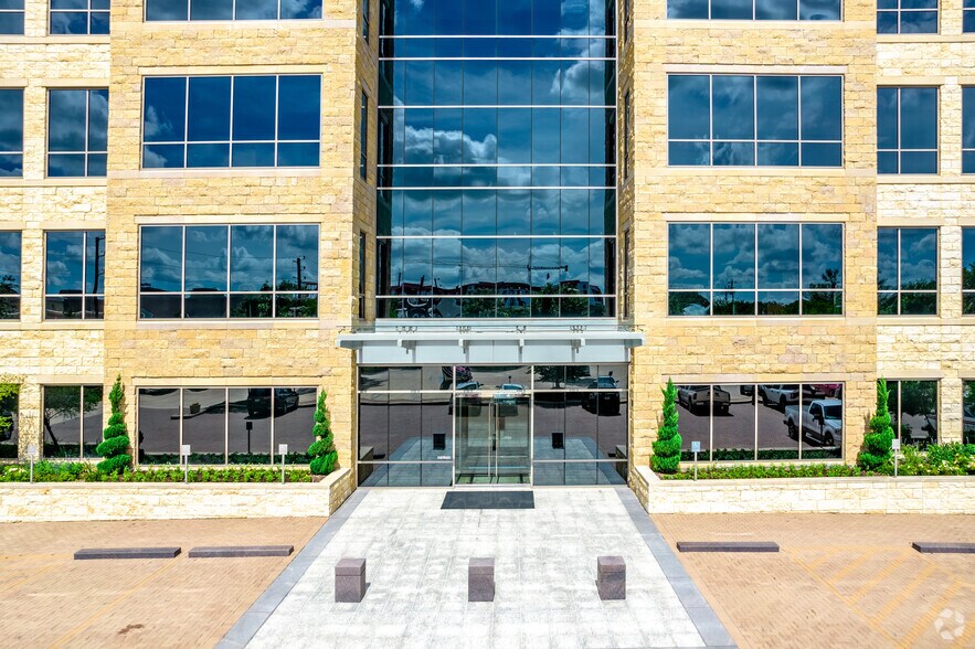 250 W Nottingham Pl, San Antonio, TX à louer - Photo de l’immeuble – Image 3 sur 9