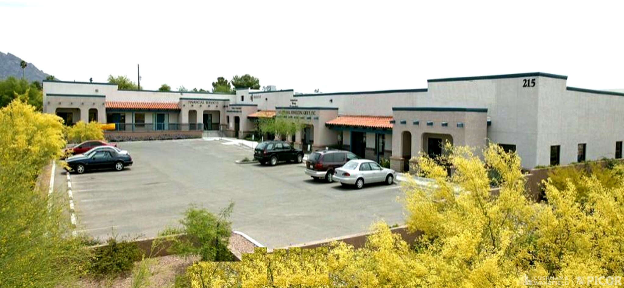 205-235 W Giaconda Way, Tucson, AZ à louer Photo de l’immeuble– Image 1 sur 3