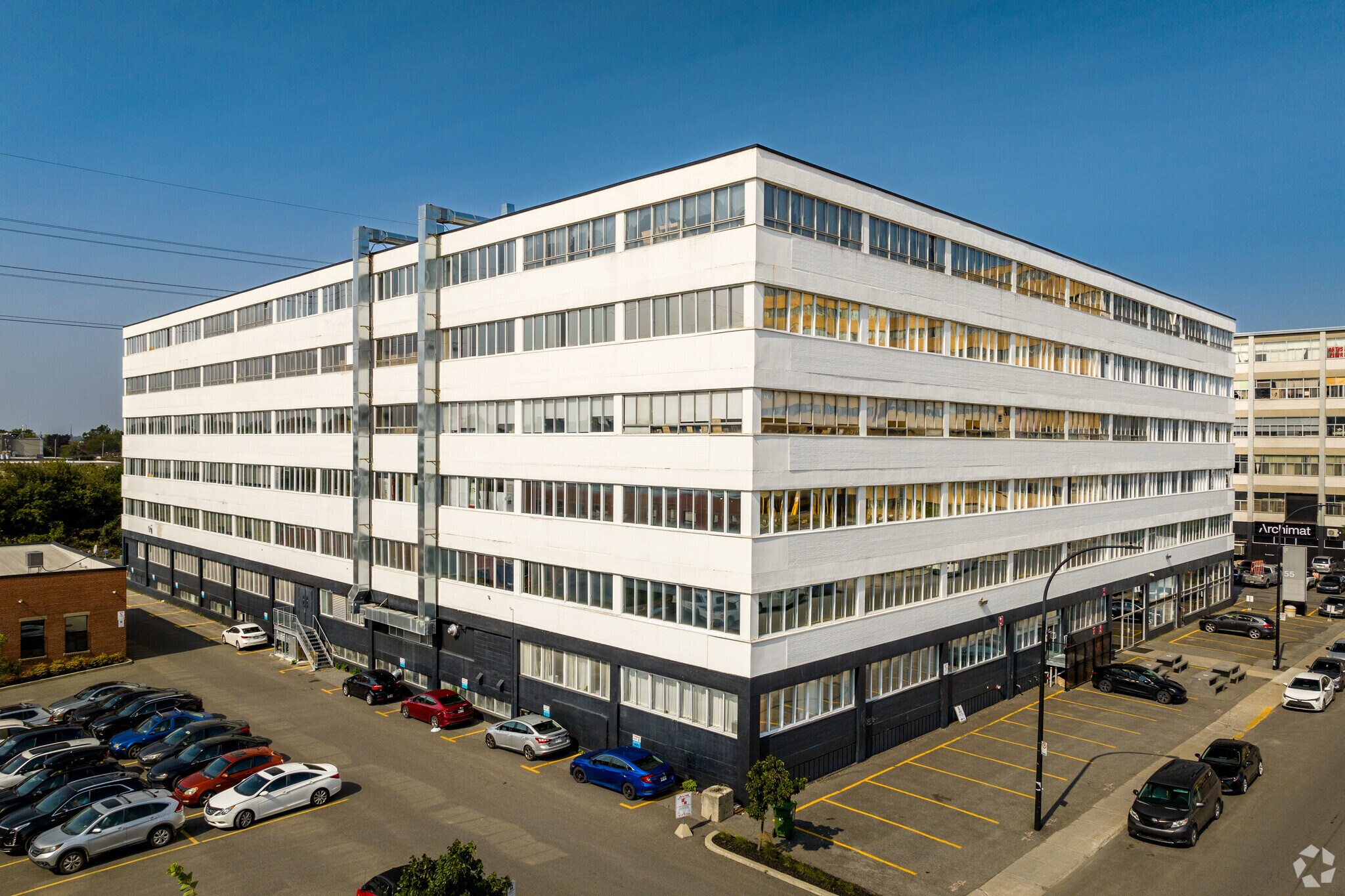 51-55 Rue de Louvain O, Montréal, QC à louer Photo de l’immeuble– Image 1 sur 12