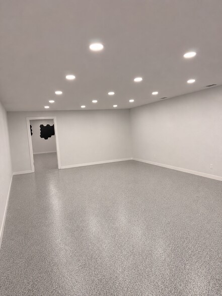 2606 W Marshall Dr, Grand Prairie, TX à louer - Photo intérieure – Image 3 sur 17