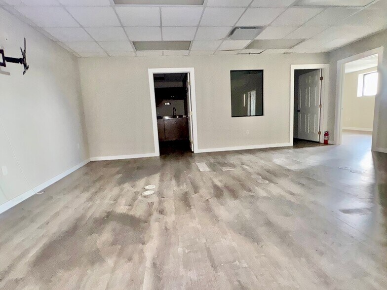 212 Flecha Ln, Laredo, TX à louer - Photo de l’immeuble – Image 2 sur 19
