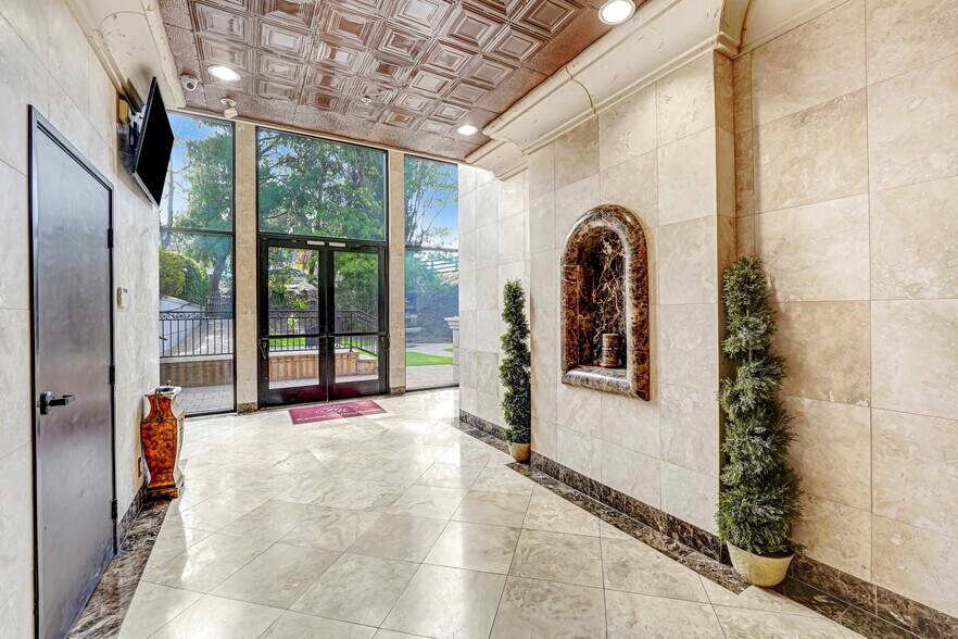 28047 Dorothy Dr, Agoura Hills, CA à vendre - Photo intérieure – Image 3 sur 11