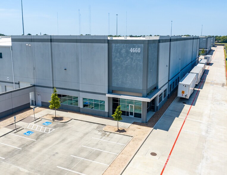 Beltway 8 & Hiram Clark, Houston, TX à louer - Photo de l’immeuble – Image 3 sur 8