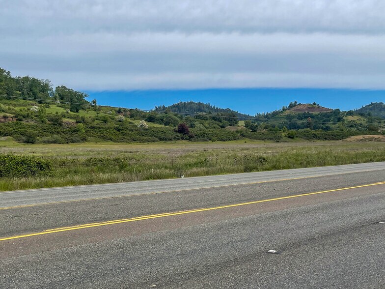 0 North Umpqua Hwy Hwy, Roseburg, OR à vendre - Photo de l’immeuble – Image 1 sur 18