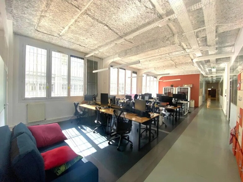 Bureau dans Paris à louer - Photo de l’immeuble – Image 2 sur 8