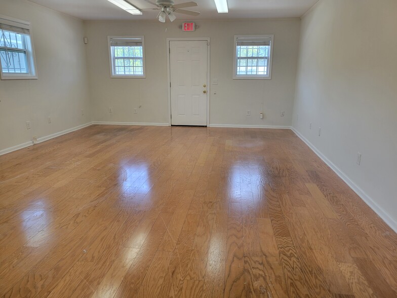 135 Palm St, Holly Springs, GA à louer - Photo de l’immeuble – Image 3 sur 7