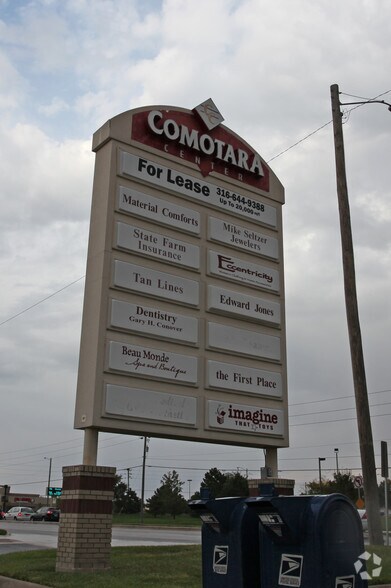 2929 N Rock Rd, Wichita, KS à louer - Photo de l’immeuble – Image 3 sur 7