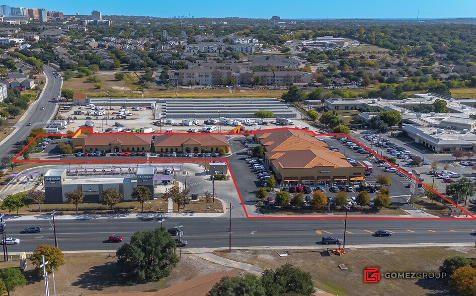 8554 Huebner Rd, San Antonio, TX à vendre - Photo principale – Image 1 sur 17