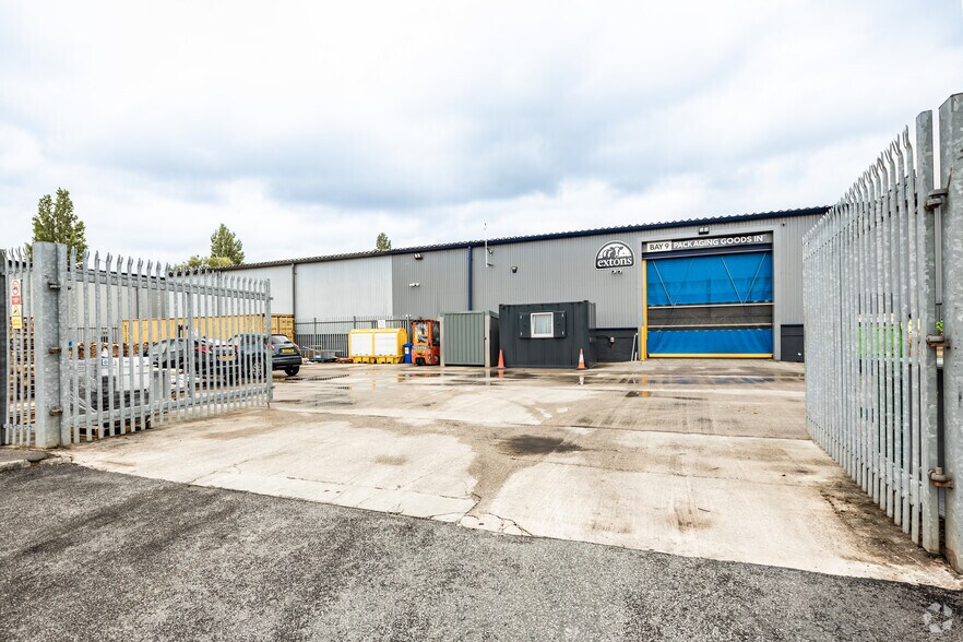 Ennis Clos, Manchester à louer - Photo de l’immeuble – Image 2 sur 7