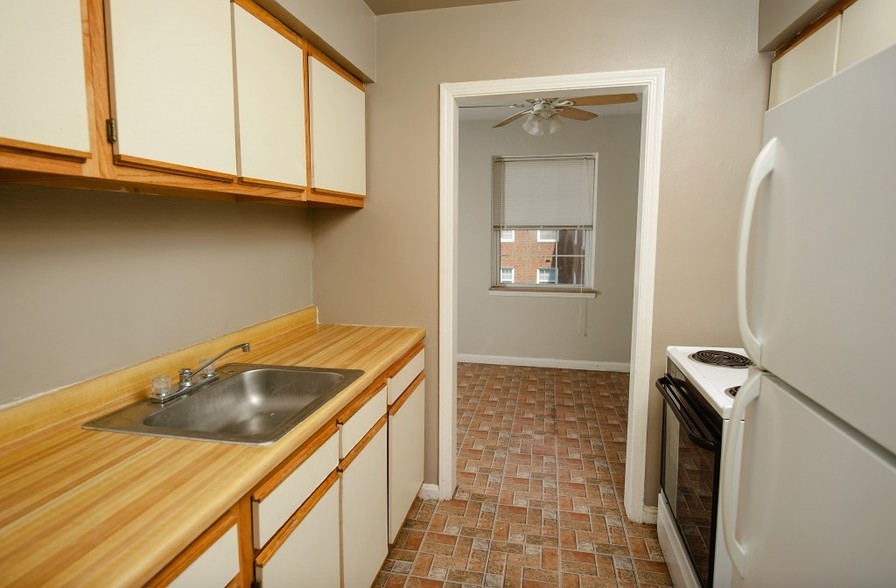 2880 S Moreland Blvd, Cleveland, OH à vendre - Photo intérieure – Image 3 sur 7