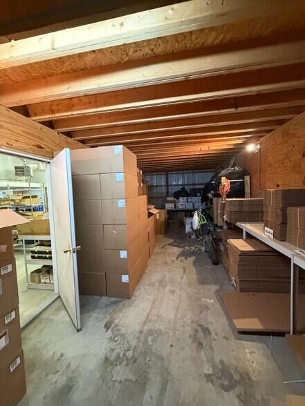 9650 Dixie Hwy, Clarkston, MI à louer - Photo de l’immeuble – Image 2 sur 4