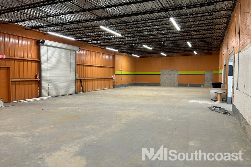 2700 Industrial Ave, Fort Pierce, FL à louer - Photo de l’immeuble – Image 3 sur 14