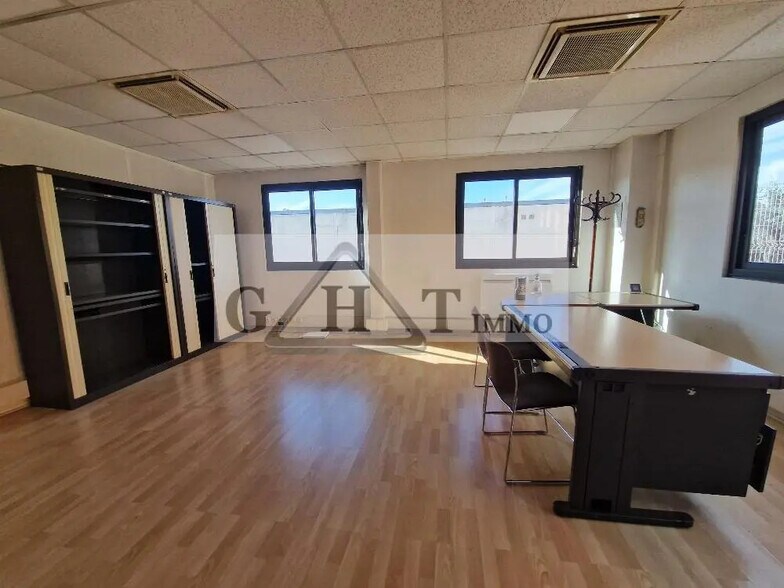 Bureau dans Bobigny à louer - Photo de l’immeuble – Image 2 sur 5