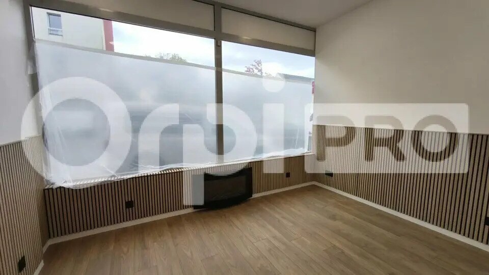 Local commercial dans Savigny-sur-Orge à louer Photo intérieure– Image 1 sur 6