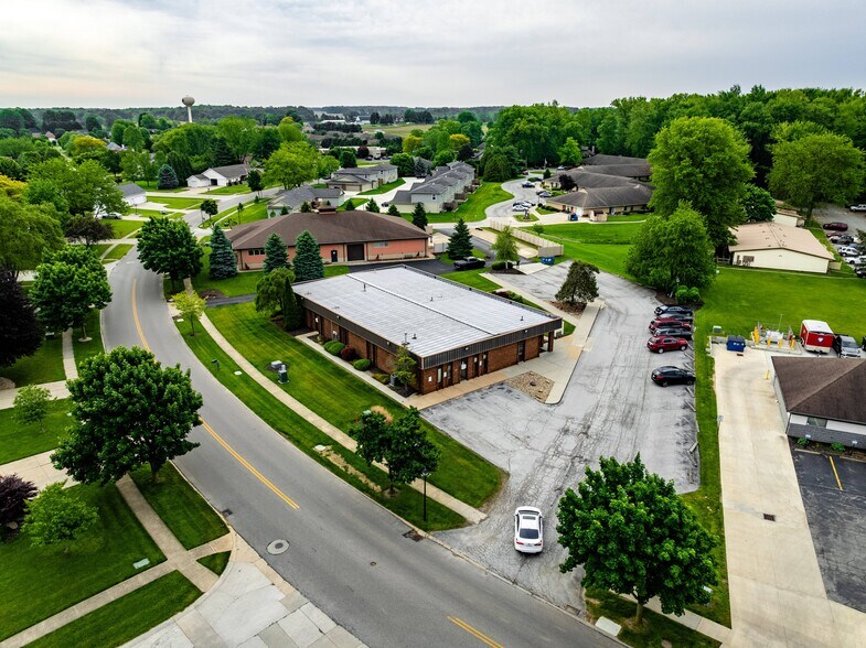 34 Executive Dr, Norwalk, OH à vendre - Photo de l’immeuble – Image 2 sur 44